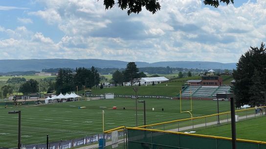 Players report to training camp on July 28 taken Pittsburgh. Photo by DEJAN KOVACEVIC / DKPS